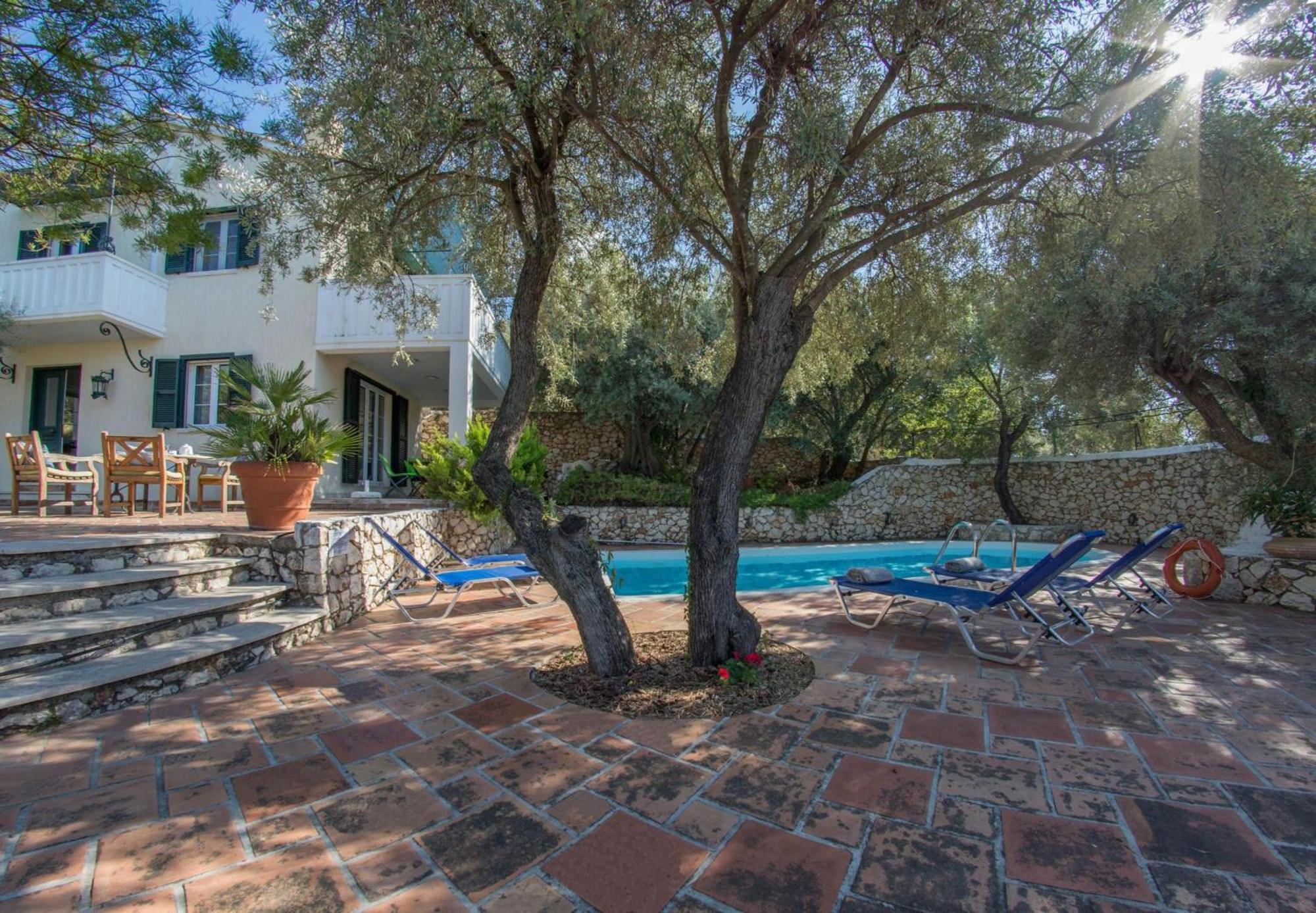 Agios Nikitas Villas Esterno foto
